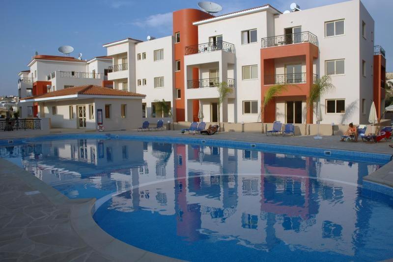 Ifestos Kings Resort Appartment Paphos Esterno foto
