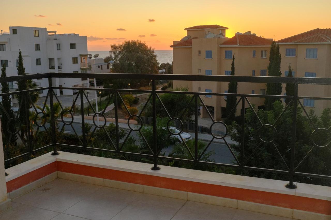 Ifestos Kings Resort Appartment Paphos Esterno foto